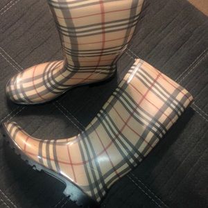 ✨ ❤️ Plaid Stripped Rain Boots ❤️ ✨